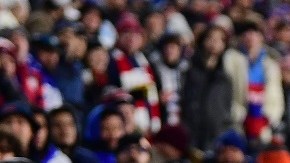 Sergiño Dest sufrió una lesión con el FC Barcelona.