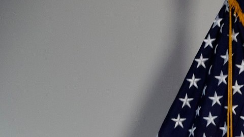 El líder de la mayoría en el Senado, Chuck Schumer, reafirma su apoyo a una reforma migratoria.