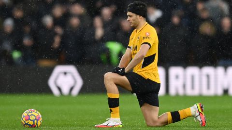 Mientras Raúl Jiménez no ve minutos, el Wolverhampton pasa por un mal momento en la Premier League.