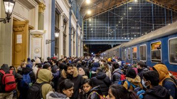 REfugiados de Ucrania llegan a Hungría