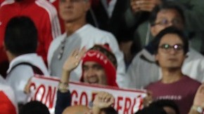 Los fanáticos peruano colmaron parte del Estadio Centenario de Montevideo.