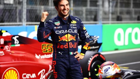 Sergio 'Checo' Pérez logró la primera pole position de su carrera en la Fórmula Uno en Arabia Saudí.