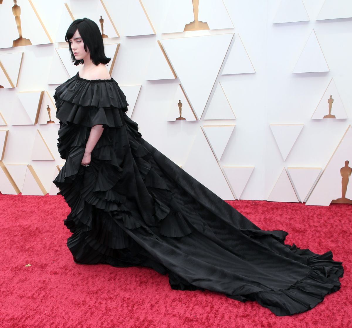 Billie Eilish responde a la crítica de un “tiktoker” ¡desde el baño! - La Opinión Billie Eilish responde a la crítica de un “tiktoker” ¡desde el baño! - La Opinión