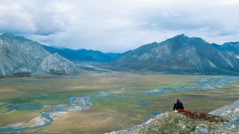 Actualmente, Alaska es  uno de los estados más ricos de EE. UU.  gracias a su abundancia de recursos naturales.