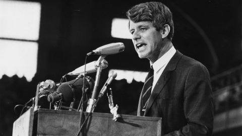 El senador Robert F. Kennedy fue también asesinado como su hermano John F. Kennedy.