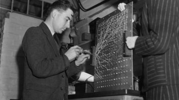 ENIAC fue aclamada como la primera computadora electrónica programable del mundo.