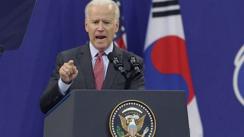 Joe Biden y nuevo presidente de Corea del Sur acuerdan cooperar ante "amenazas" norcoreanas