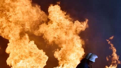 Mujer prende fuego a su exesposo como venganza por perder custodia de sus hijos