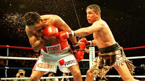 El mítico boxeador Héctor "Macho" Camacho fue campeón mundial por vez primera en 1983 al conquistar el título superligero del Consejo Mundial de Boxeo.