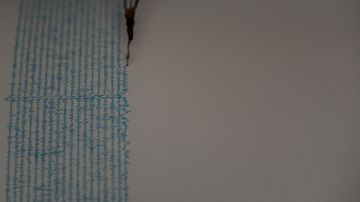 View of a seismograph at the National Seismological Service in the campus of the National Autonomous University of Mexico, in Mexico City on September 14, 2016. / AFP / PEDRO PARDO (Photo credit should read PEDRO PARDO/AFP via Getty Images)