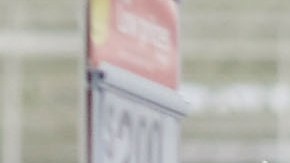 VIDEO: Hombre es detenido por clientes tras intentar abusar de mujer dentro de un Walmart