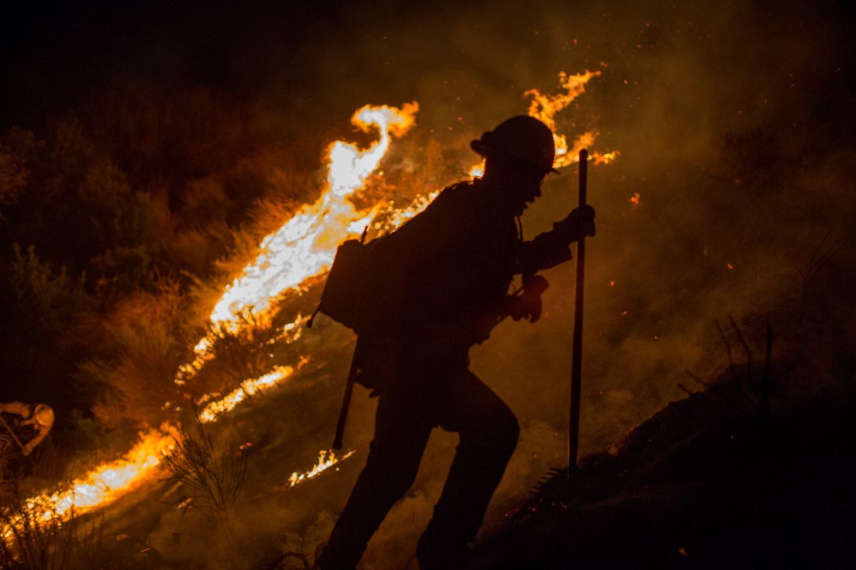 Los incendios en Texas han destruido al menos 50 estructuras y forzado a evacuaciones.