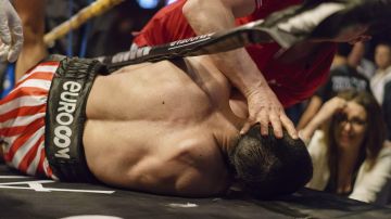 El boxeador cayó desplomado en el séptimo round.