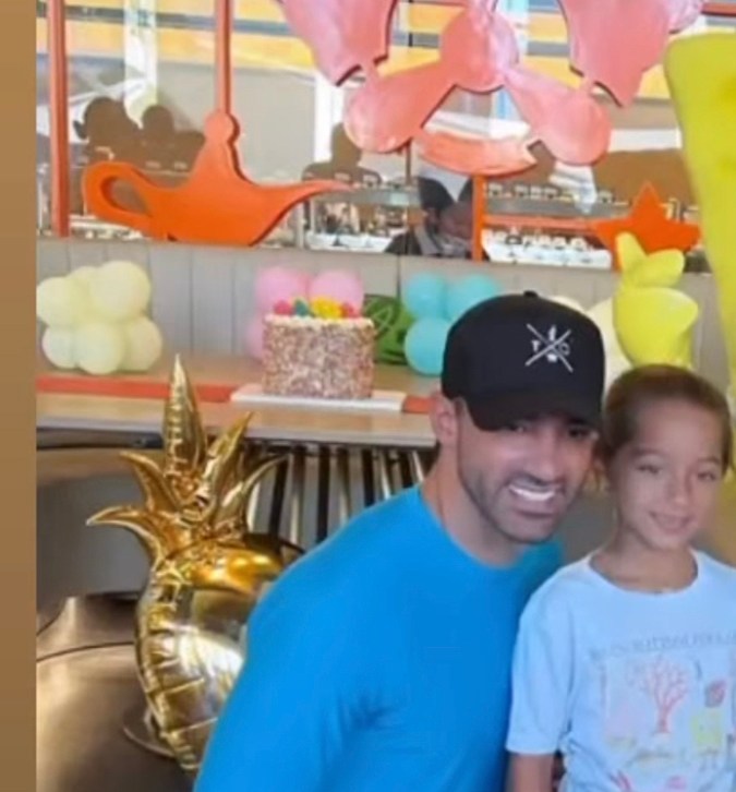 Alaïa junto a Adamari y Toni en Nickelodeon Hotel