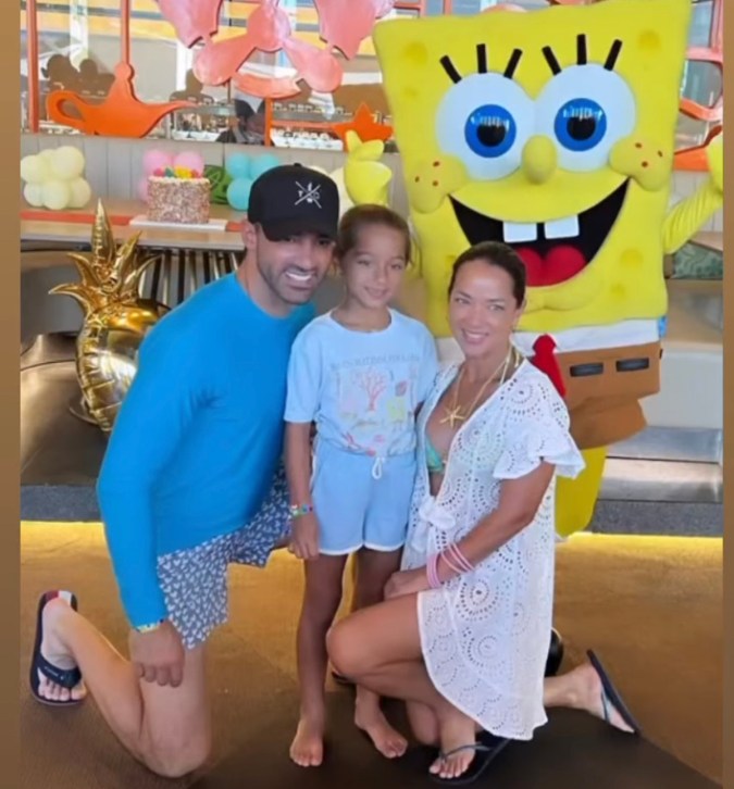 Alaïa junto a Adamari y Toni en Nickelodeon Hotel
