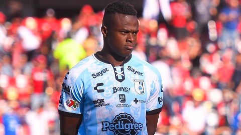 Los jugadores de Querétaro y Atlas posaron juntos antes del partido.