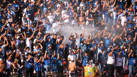 Afición de Querétaro en el estadio.