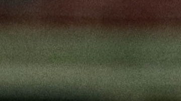 JJ Macías (d) celebra su golazo con las Chivas de Guadalajara junto a Isaac Brizuela (i).