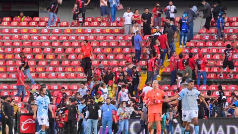 Momentos previos al estallido de violencia en el Estadio La Corregidora de Querétaro.