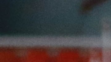 Enzo Martínez (i) del Querétaro, disputa un balón con Rodrigo Aguirre (d) del Necaxa.