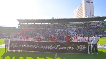 Los jugadores de León y Tigres enviaron un mensaje por la paz.