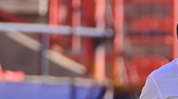 Nicolás Larcamón sufrió su primera derrota en el Clausura.