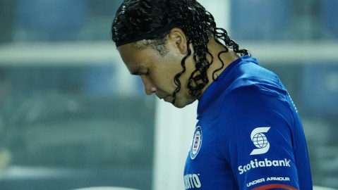 El Gullit Peña firmó con el Al-Hottin hasta mayo de 2023.