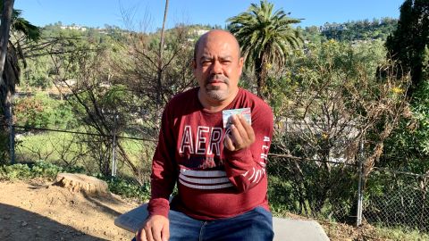 Jair Solís ya es residente permanente de Estados Unidos. (Araceli Martínez/La Opinión)