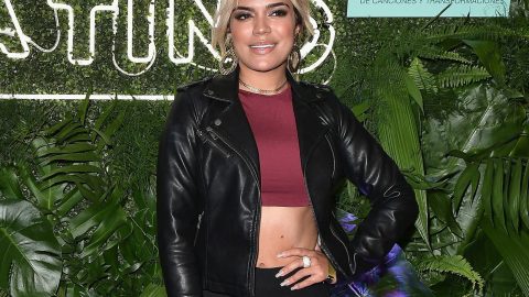 Con topcito, Karol G canta tema de Selena Quintanilla