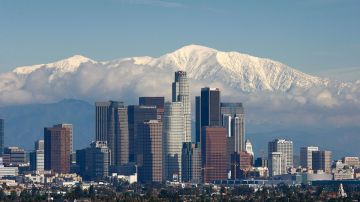 Los Ángeles recibirá 12 pulgadas de nieve en sus áreas montañosas entre otros eventos climáticos 'salvajes' en esta semana para EE.UU.