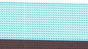 Tyler Armstrong, originario del área de Los Ángeles, posa al lado de Sammis Reyes, del equipo Washington Commanders.