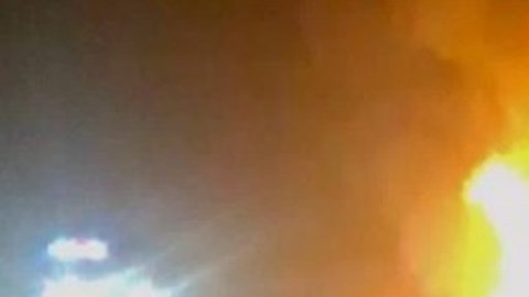 Narcos queman a un policía mexicano con su pareja sentimental.