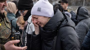 “Papá, por favor no te mueras” aterrador video muestra a una familia ucraniana abatida por tropas rusas