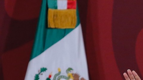 AMLO propone en Reforma Electoral reducir diputados y presupuesto del INE y partidos políticos