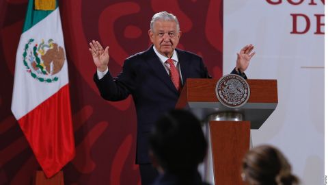 AMLO propone en Reforma Electoral reducir diputados y presupuesto del INE y partidos políticos