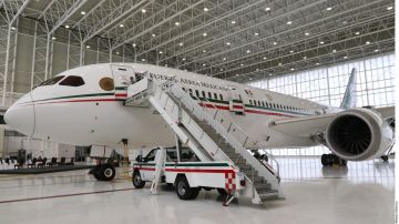 AMLO anuncia renta de avión presidencial TP01 a particulares para viajar a bodas y XV años
