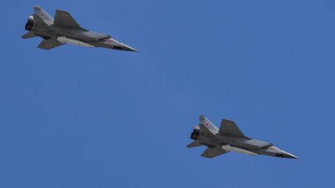 Rusia lanza 'Kinzhal', misil hipersónico con capacidad nuclear que no puede ser detenido por los sistemas occidentales de defensa
