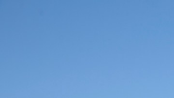 Instalación de paneles solares en Alameda, California.