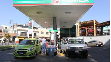 AMLO descarta aumento de precios en gasolinas de México por crisis en Ucrania