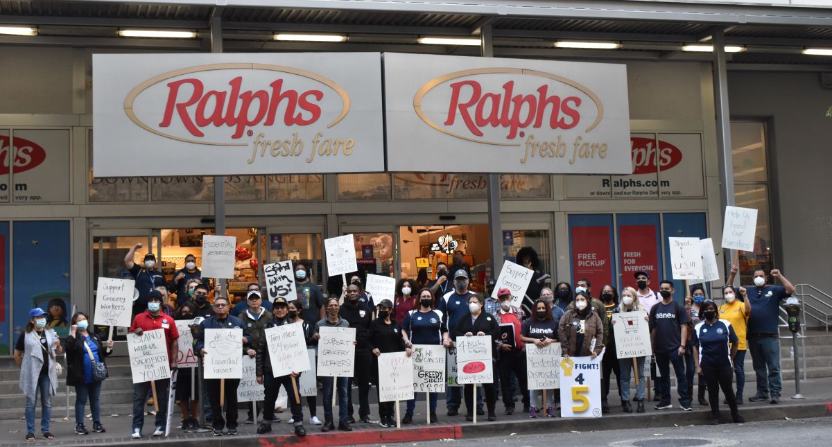 Trabajadores De Supermercados Buscan Un Contrato Justo En California 