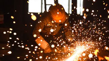 Estados Unidos acuerda eliminar los impuestos de importación al acero y al aluminio británicos
