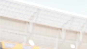 El niño huyó de la guerra en Ucrania.