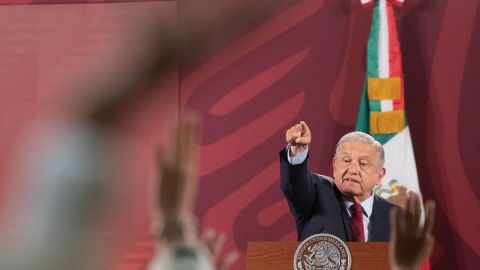 AMLO acusa a ultraderecha española de promover misiva de Eurocámara sobre asesinato de periodistas