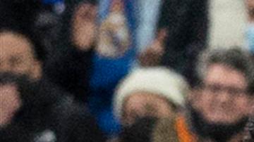 Real Madrid celebra estar arriba en el marcador contra Real Sociedad en La Liga española.