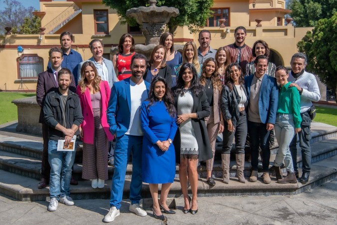 Elenco de 'Mujer de Nadie', la nueva telenovela de TelevisaUnivision