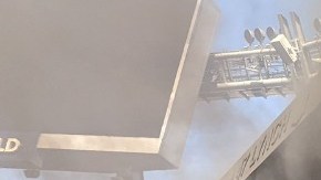 VIDEO: Incendio devora parte del estadio de los Broncos en Denver