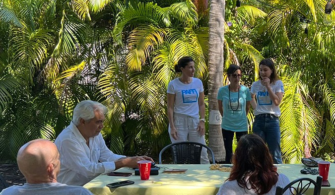 Junto a a fundación creada por Carolina Laursen y un grupo de amigas, Chocarro compartió técnicas de actuación