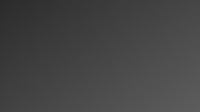 Foto de una estación de gasolina mostrando los precios