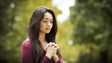 Este procedimiento ayuda a fortalecer la comunicación con tus guías espirituales.