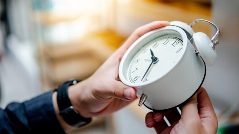 El cambio de hora será el primer domingo de noviembre.
